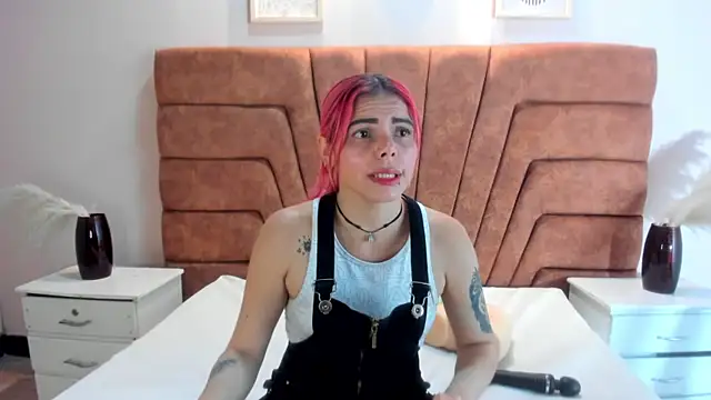 NIKI SANTANA online show from 28, 1, 2025