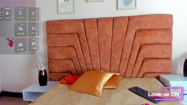 NIKI SANTANA online show from 8, 3, 2025