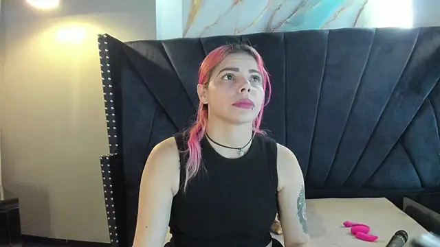 NIKI SANTANA online show from 10, 10, 2025