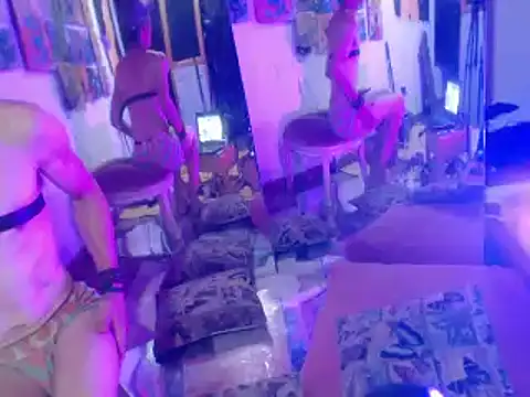 Snapshot of laye19 chatting on 2, 2, 2025 laye19 online show from 2, 2, 2025