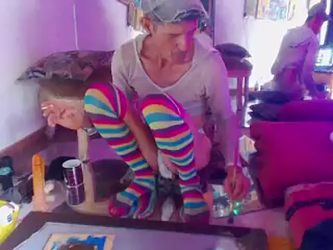 Snapshot of laye19 chatting on 5, 2, 2025 laye19 online show from 5, 2, 2025