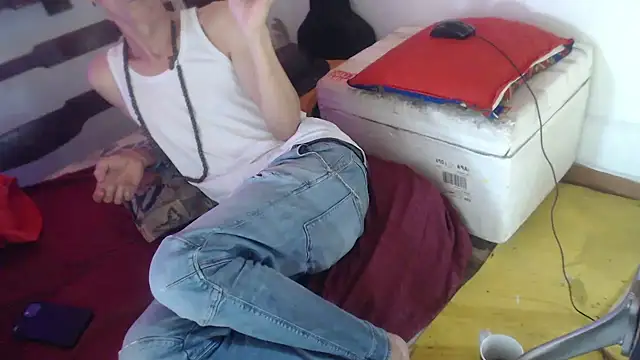 Snapshot of laye19 chatting on 20, 2, 2025 laye19 online show from 20, 2, 2025