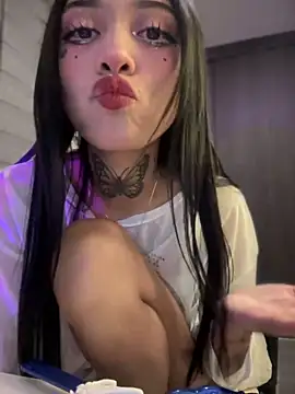Snapshot of ANDREA_FERRY chatting on 1, 2, 2025 ANDREA FERRY online show from 1, 2, 2025