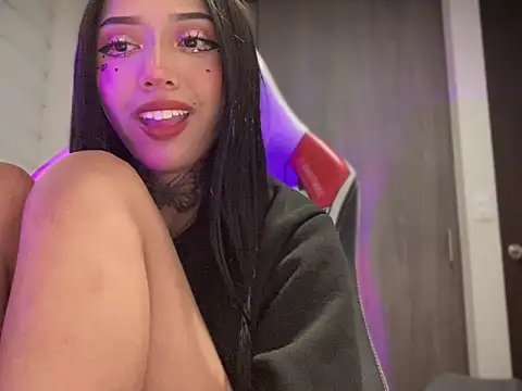 Snapshot of ANDREA_FERRY chatting on 14, 2, 2025 ANDREA FERRY online show from 14, 2, 2025