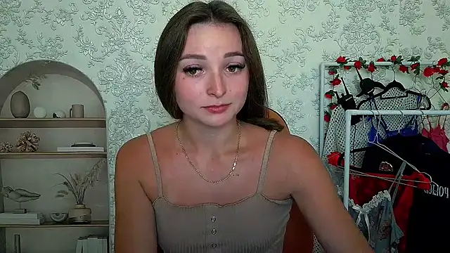  Barbie Kiss  online show from 19, 9, 2025