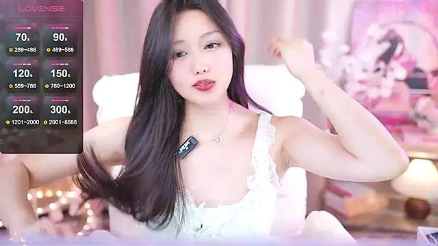 Snapshot of YINGTao-168 chatting on 18, 2, 2025 YINGTao-168 online show from 18, 2, 2025