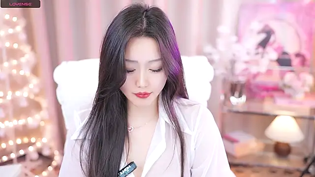 Snapshot of YINGTao-168 chatting on 19, 2, 2025 YINGTao-168 online show from 19, 2, 2025