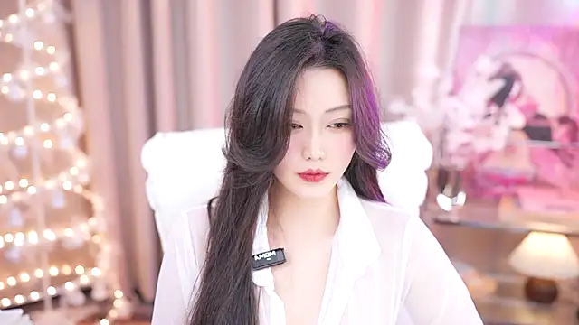 Snapshot of YINGTao-168 chatting on 27, 2, 2025 YINGTao-168 online show from 27, 2, 2025