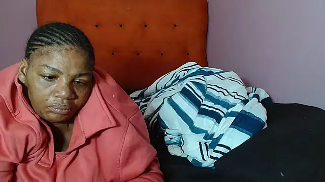 Snapshot of tinagiant chatting on 3, 6, 2026 tinagiant online show from 3, 6, 2026