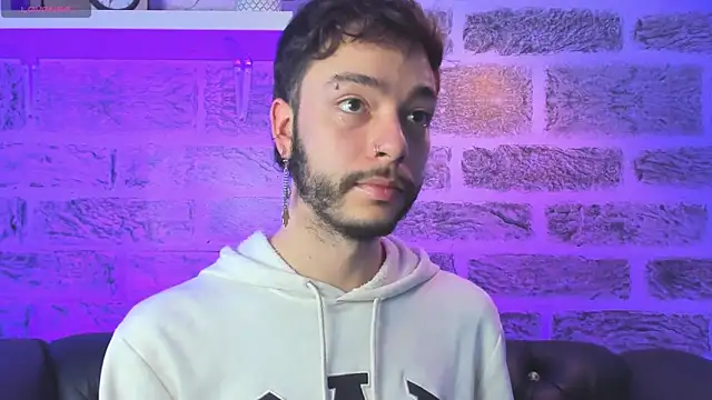 Snapshot of noah_ricci chatting on 23, 11, 2025 noah ricci online show from 23, 11, 2025