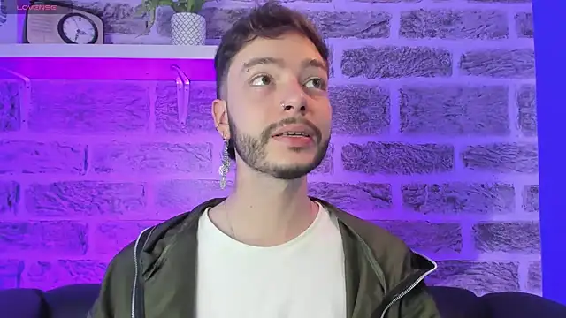 Snapshot of noah_ricci chatting on 2, 12, 2025 noah ricci online show from 2, 12, 2025