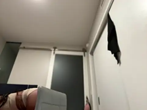 Naomiruty online show from 5, 1, 2025