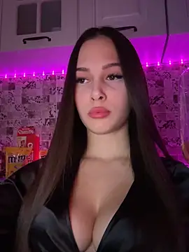 EricaWalls online show from 4, 3, 2025