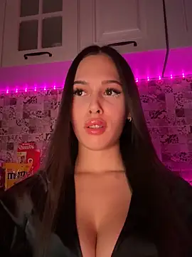 EricaWalls online show from 5, 3, 2025