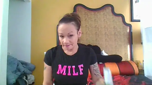 Snapshot of ALLURET4U chatting on 4, 12, 2024 ALLURET4U online show from 4, 12, 2024