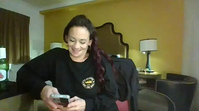 Snapshot of ALLURET4U chatting on 20, 12, 2024 ALLURET4U online show from 20, 12, 2024