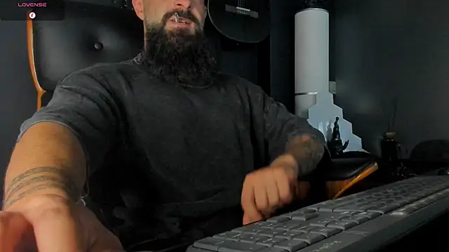 axxelrich  online show from 13, 9, 2025