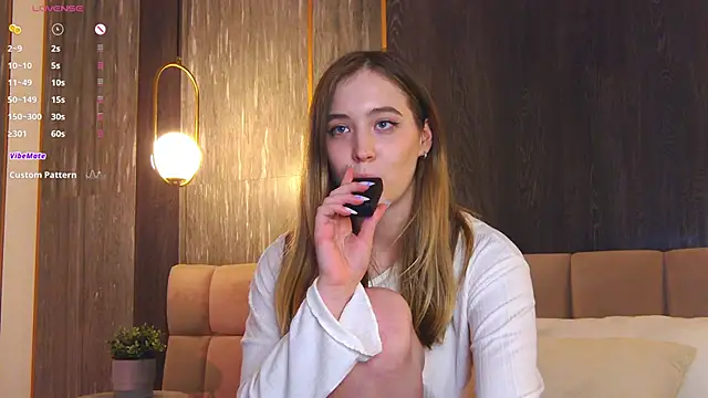 Snapshot of LoraineLuff chatting on 25, 1, 2025 LoraineLuff online show from 25, 1, 2025