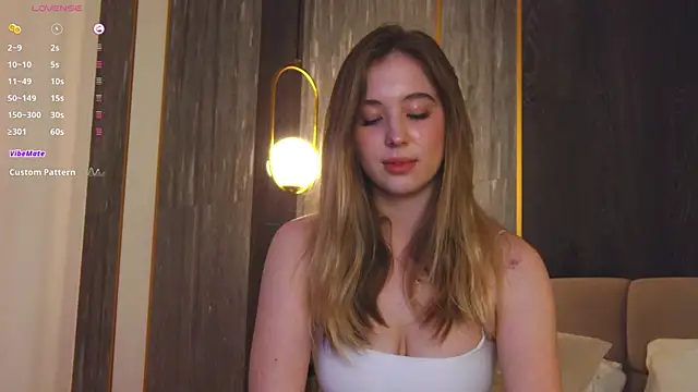 Snapshot of LoraineLuff chatting on 30, 1, 2025 LoraineLuff online show from 30, 1, 2025