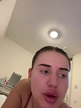 yourhornyslut online show from 19, 2, 2026