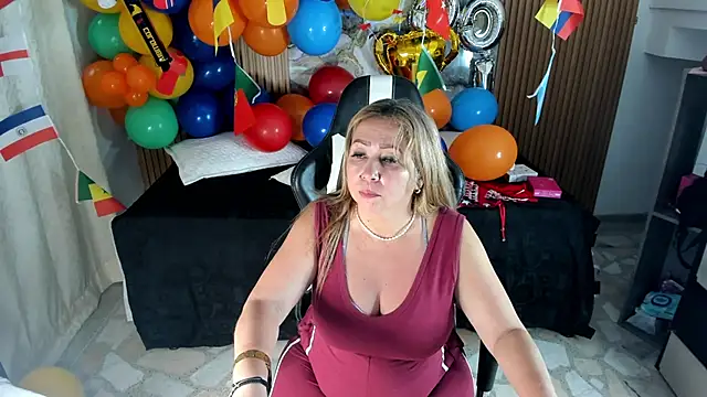 Danna topless online show from 11, 6, 2026