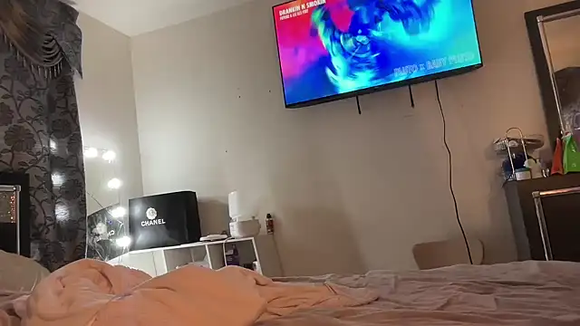 Snapshot of londonsfantasy chatting on 15, 12, 2025 londonsfantasy online show from 15, 12, 2025