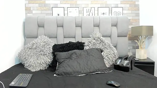 Snapshot of KariinaTaylor chatting on 3, 3, 2026 KariinaTaylor online show from 3, 3, 2026