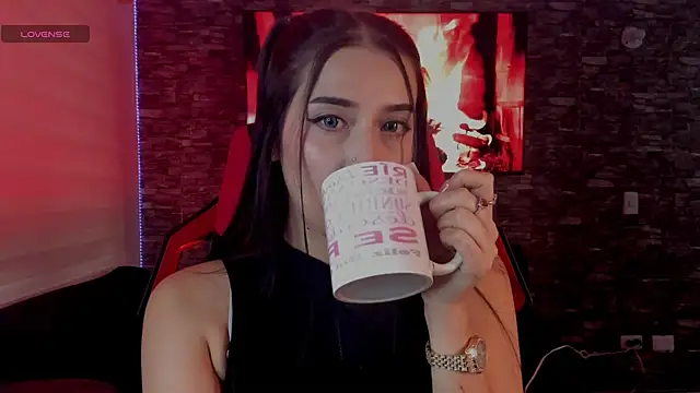 Snapshot of Charlotte_greys chatting on 5, 1, 2026 Charlotte greys online show from 5, 1, 2026