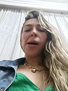 Snapshot of rachellboom chatting on 8, 3, 2025 rachellboom online show from 8, 3, 2025