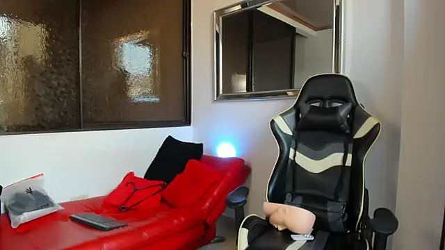 julian wallace online show from 4, 3, 2026