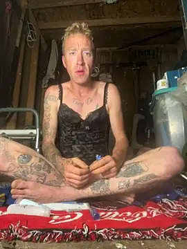 bentoverblonde online show from 29, 9, 2025