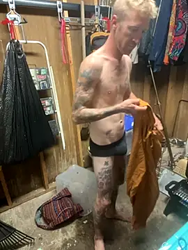 bentoverblonde online show from 3, 10, 2025