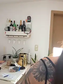 Snapshot of BrownieyQueen chatting on 5, 10, 2025 BrownieyQueen online show from 5, 10, 2025