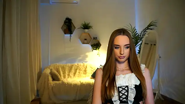 Snapshot of petitegonwiild chatting on 8, 1, 2025 petitegonwiild online show from 8, 1, 2025