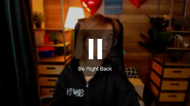 Moon13152 online show from 23, 10, 2025