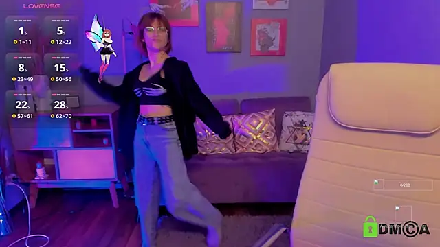 Moon13152 online show from 6, 11, 2025