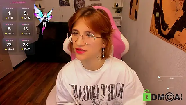 Moon13152 online show from 8, 11, 2025