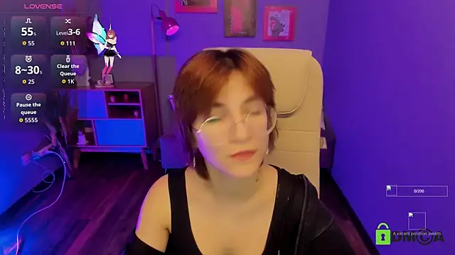 Moon13152 online show from 18, 11, 2025