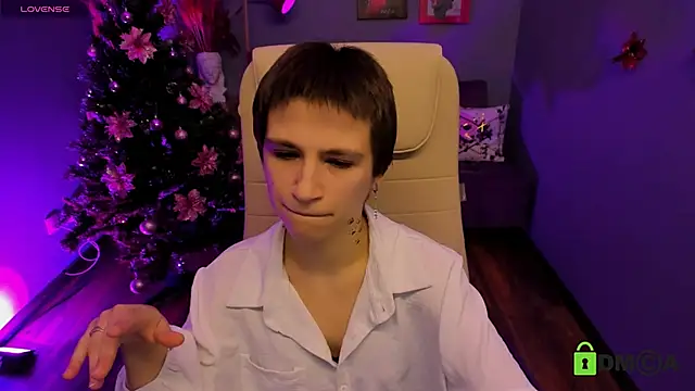 Moon13152 online show from 12, 1, 2026