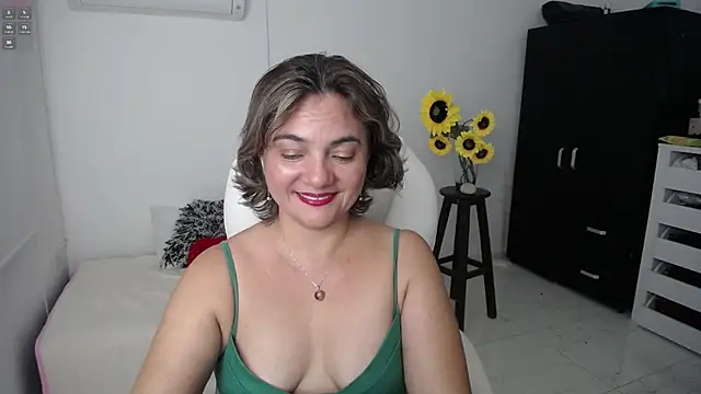 Snapshot of Chiraz_hasnaa chatting on 16, 3, 2025 Chiraz hasnaa online show from 16, 3, 2025