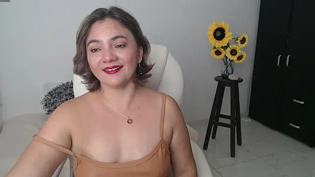 Snapshot of Chiraz_hasnaa chatting on 21, 3, 2025 Chiraz hasnaa online show from 21, 3, 2025