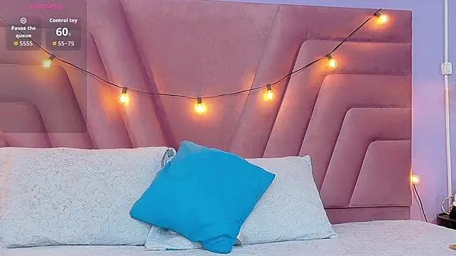 Beautifulskinny18 online show from 1, 11, 2025