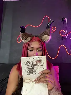 TIFFANYYSTAR online show from 5, 1, 2026