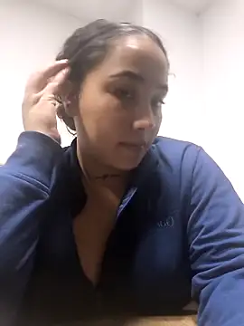Snapshot of Ayla_martinez chatting on 5, 3, 2025 Ayla martinez online show from 5, 3, 2025