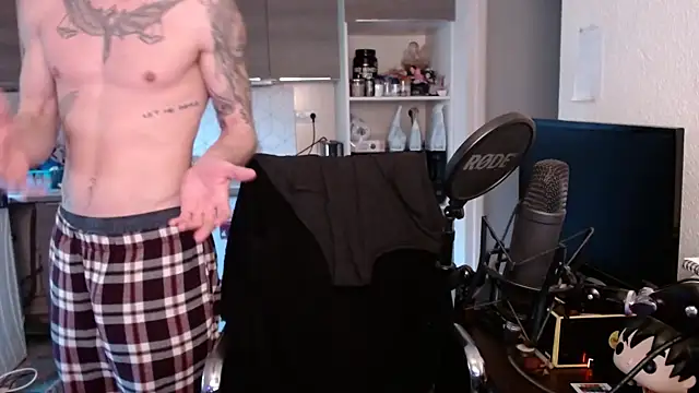 Snapshot of Greyoff chatting on 4, 3, 2025 Greyoff online show from 4, 3, 2025