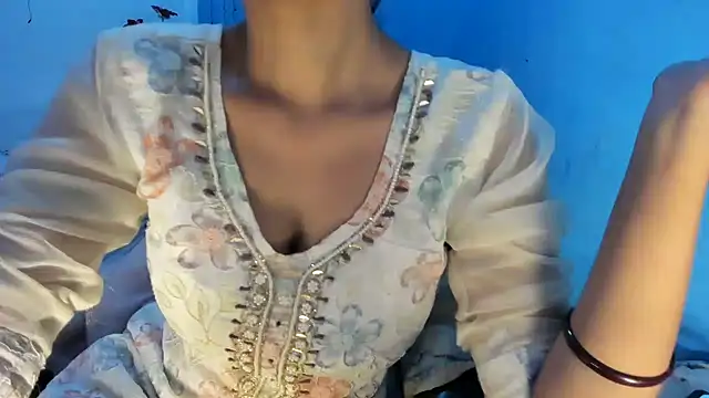 aarjulove online show from 4, 12, 2025