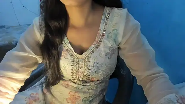 Snapshot of aarjulove chatting on 7, 4, 2026 aarjulove online show from 7, 4, 2026