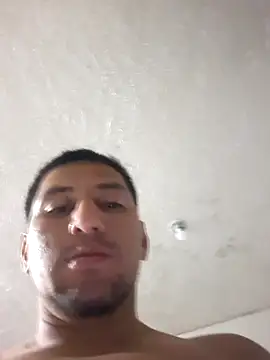 Snapshot of littleboyhot95 chatting on 31, 10, 2025 littleboyhot95 online show from 31, 10, 2025