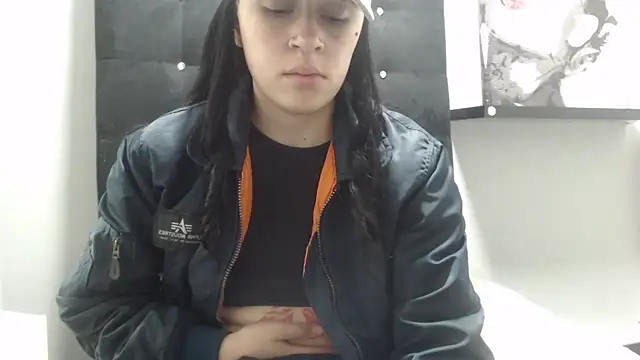 Zowi Hottiee online show from 9, 10, 2025