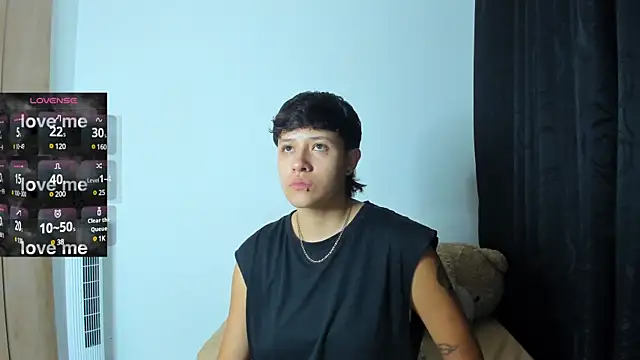 Snapshot of violet_casper_ chatting on 18, 12, 2024 violet casper  online show from 18, 12, 2024